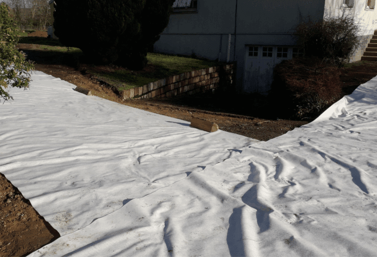 A M T Entreprise De Maconnerie Bain De Bretagne chantier sur Bourgbarré pour une création de cour 1 2